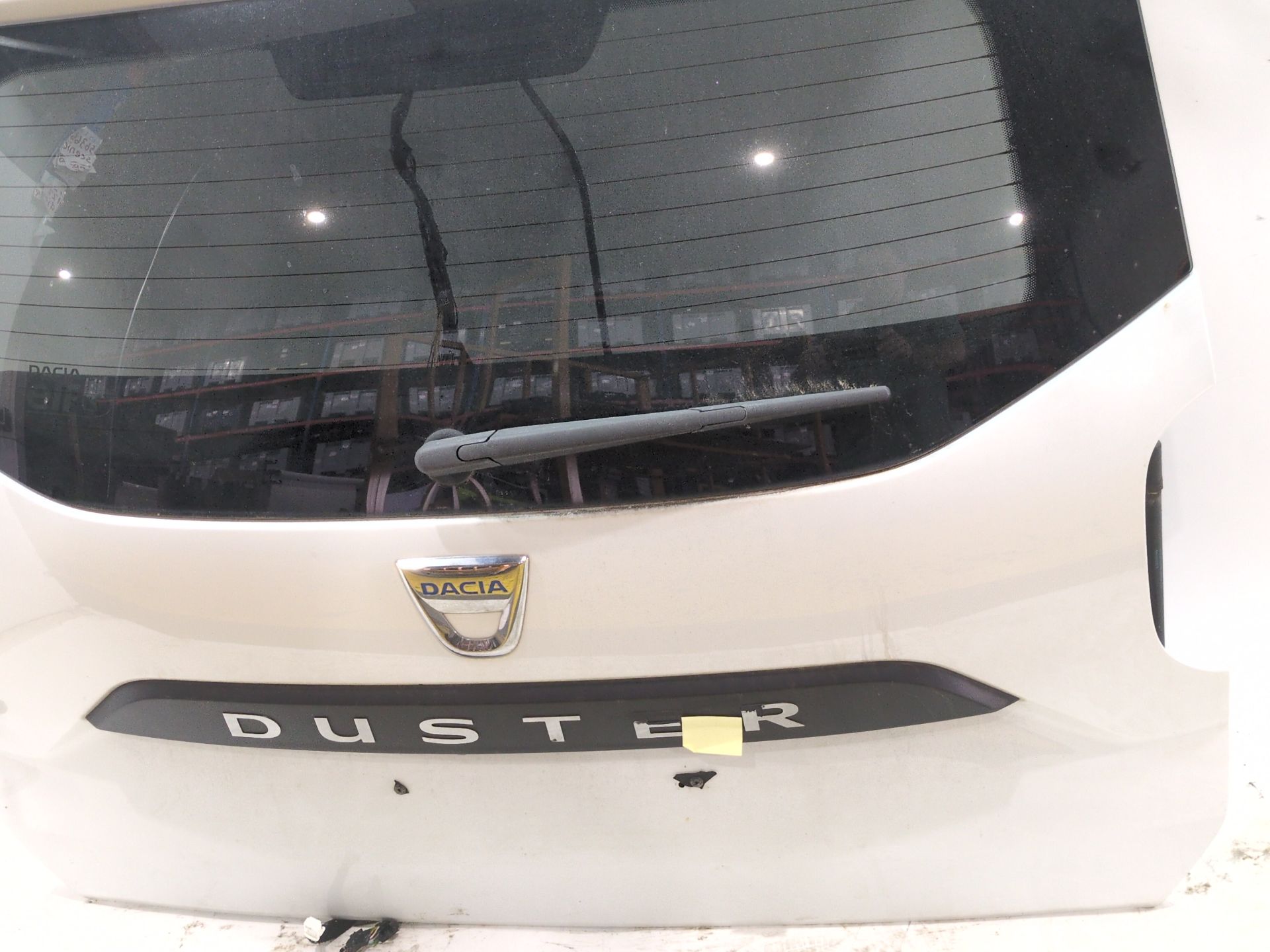 porton_trasero_901004742r_ice_white_bc_ov369_dacia_duster_hm_1_5_dci_115_4x4