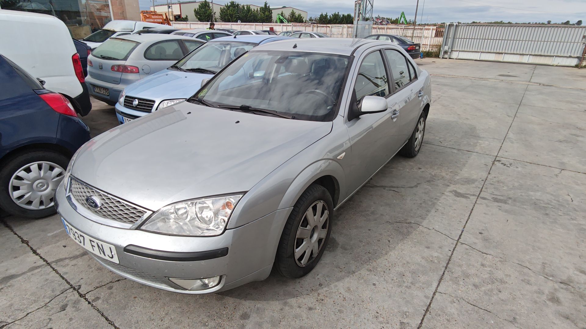 FORD MONDEO III SEDÁN (B4Y)