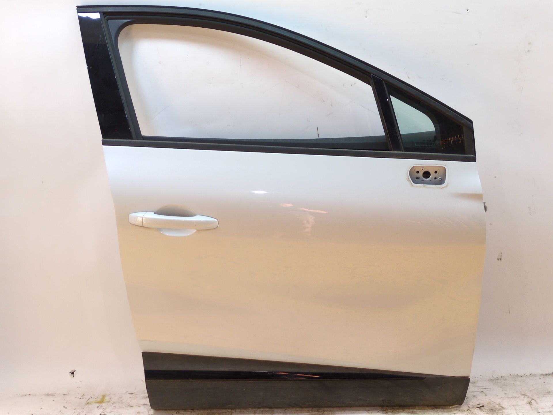 PUERTA DELANTERA DERECHA RENAULT CAPTUR II (HF_) TCE 140 (HFN0)