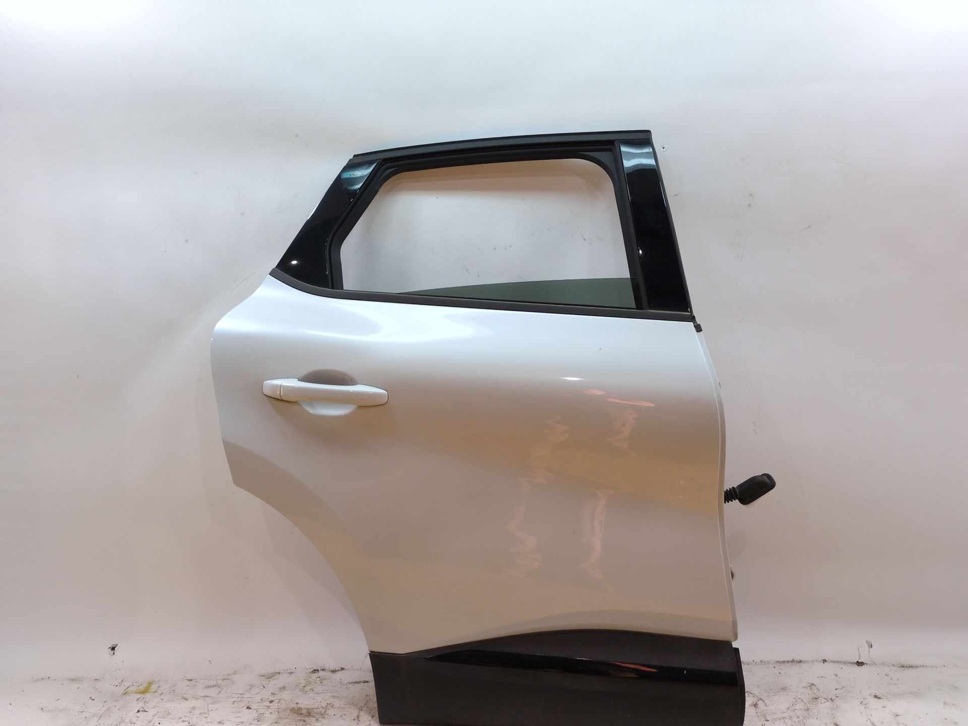 PUERTA TRASERA DERECHA RENAULT CAPTUR II (HF_) TCE 140 (HFN0)