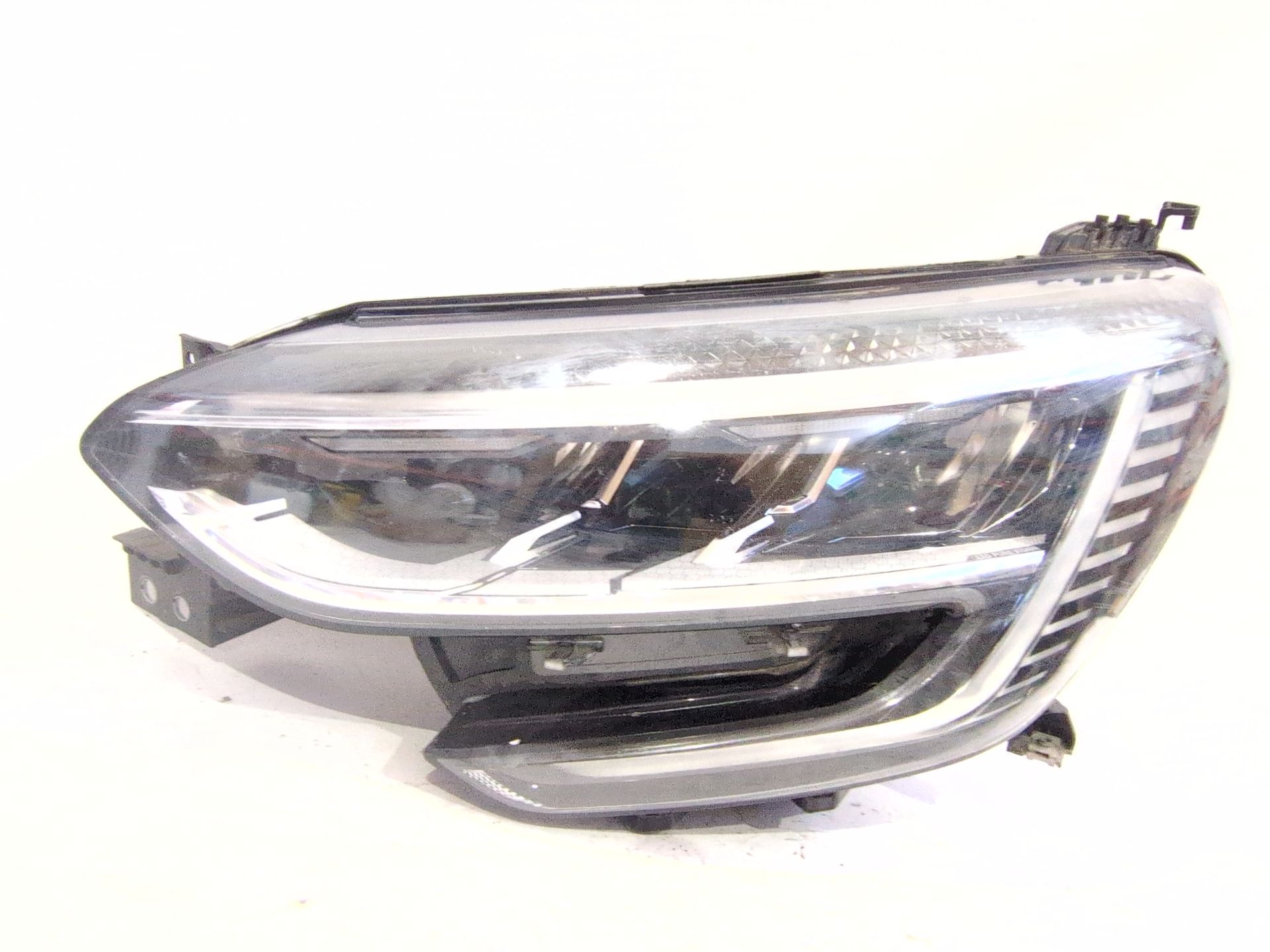 FARO IZQUIERDO RENAULT MEGANE IV HATCHBACK (B9A/M/N_) 1.5 BLUE DCI 115 (B9A6)