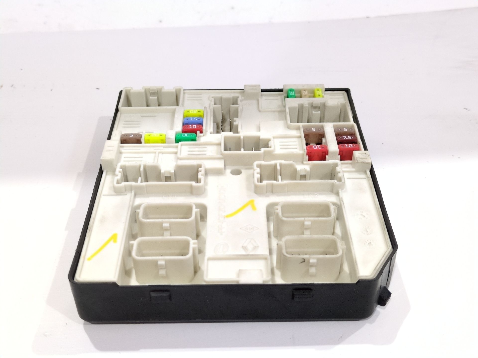 CAJA RELES / FUSIBLES RENAULT MASTER III FURGONETA (FV) 2.3 DCI 165 RWD (FV0P FV0U FV10 FV12) - 284B66852R