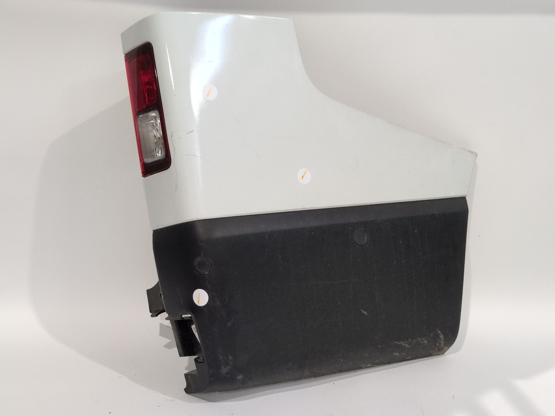 PUNTERA PARAGOLPES TRASERO DERECHO RENAULT TRAFIC III FURGONETA (FG_) 2.0 DCI 170 (FGMM)