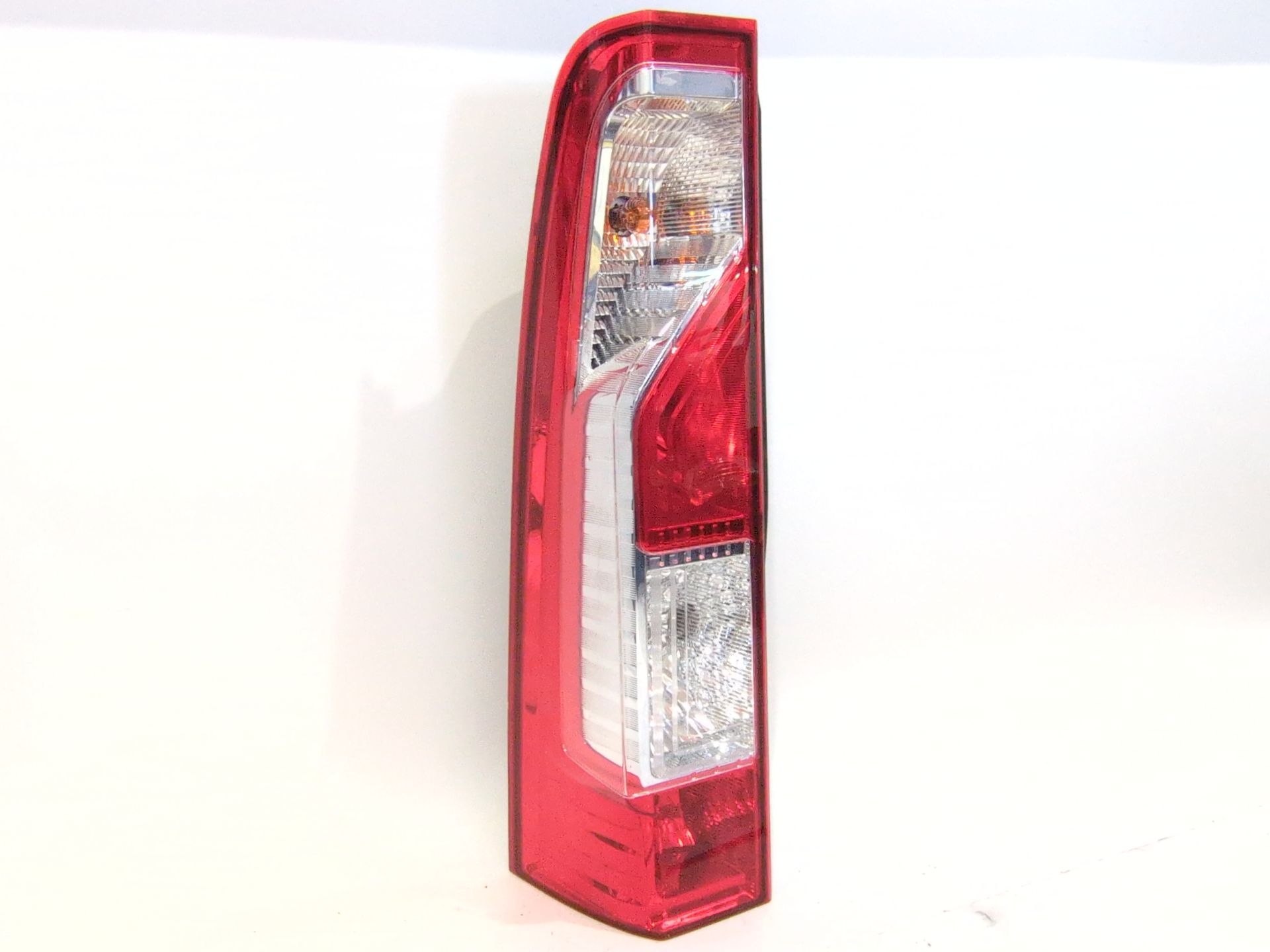 PILOTO TRASERO IZQUIERDO RENAULT MASTER III FURGONETA (FV) 2.3 DCI 150 FWD (FV0F FV03) - 265550023R
