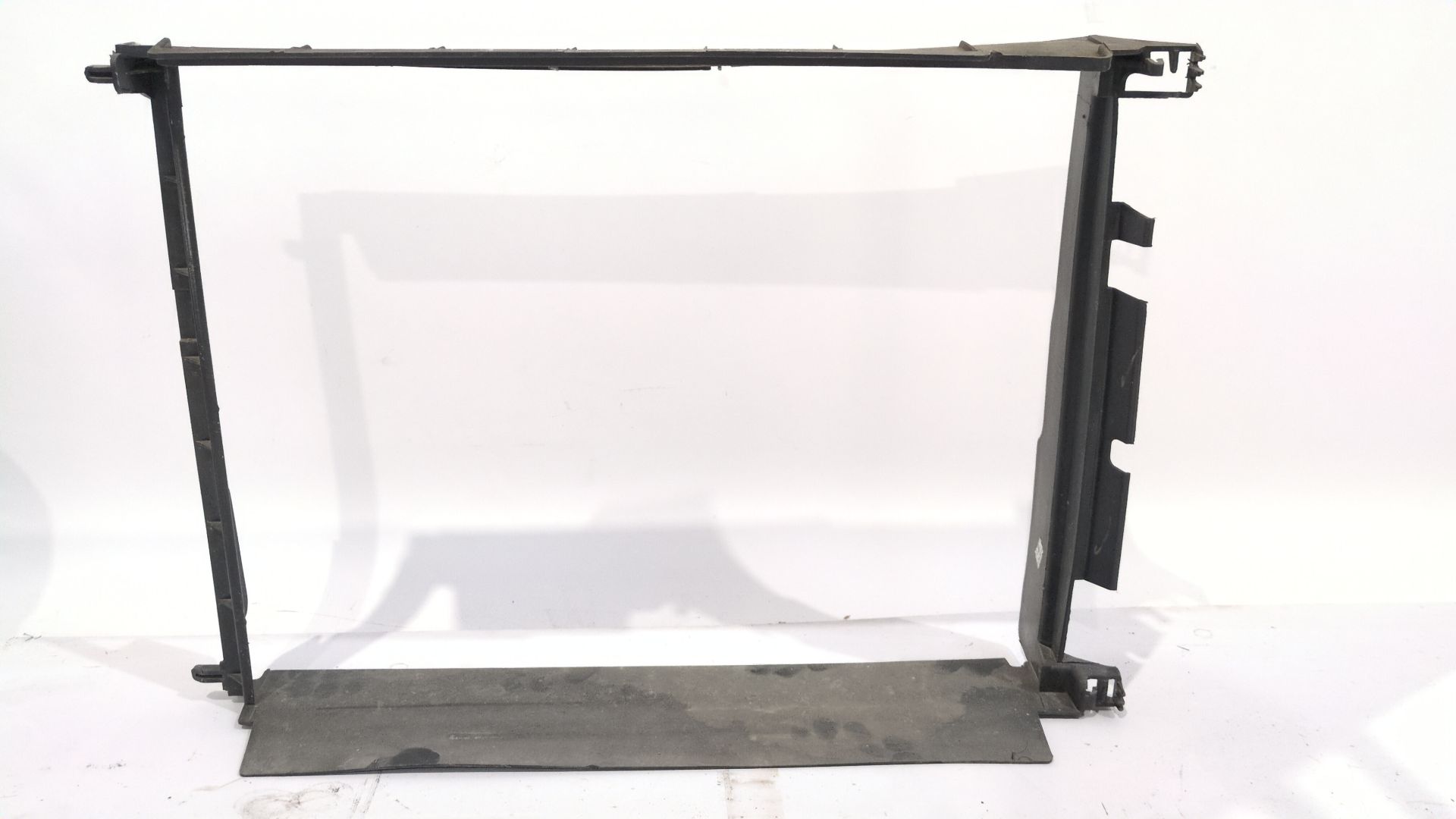 CARCASA VENTILADOR DACIA SANDERO II (B8_) 1.5 DCI 75 / BLUE DCI 75 (B8JW B8M4 B8AH B8M7 B8M6) - 868845555R