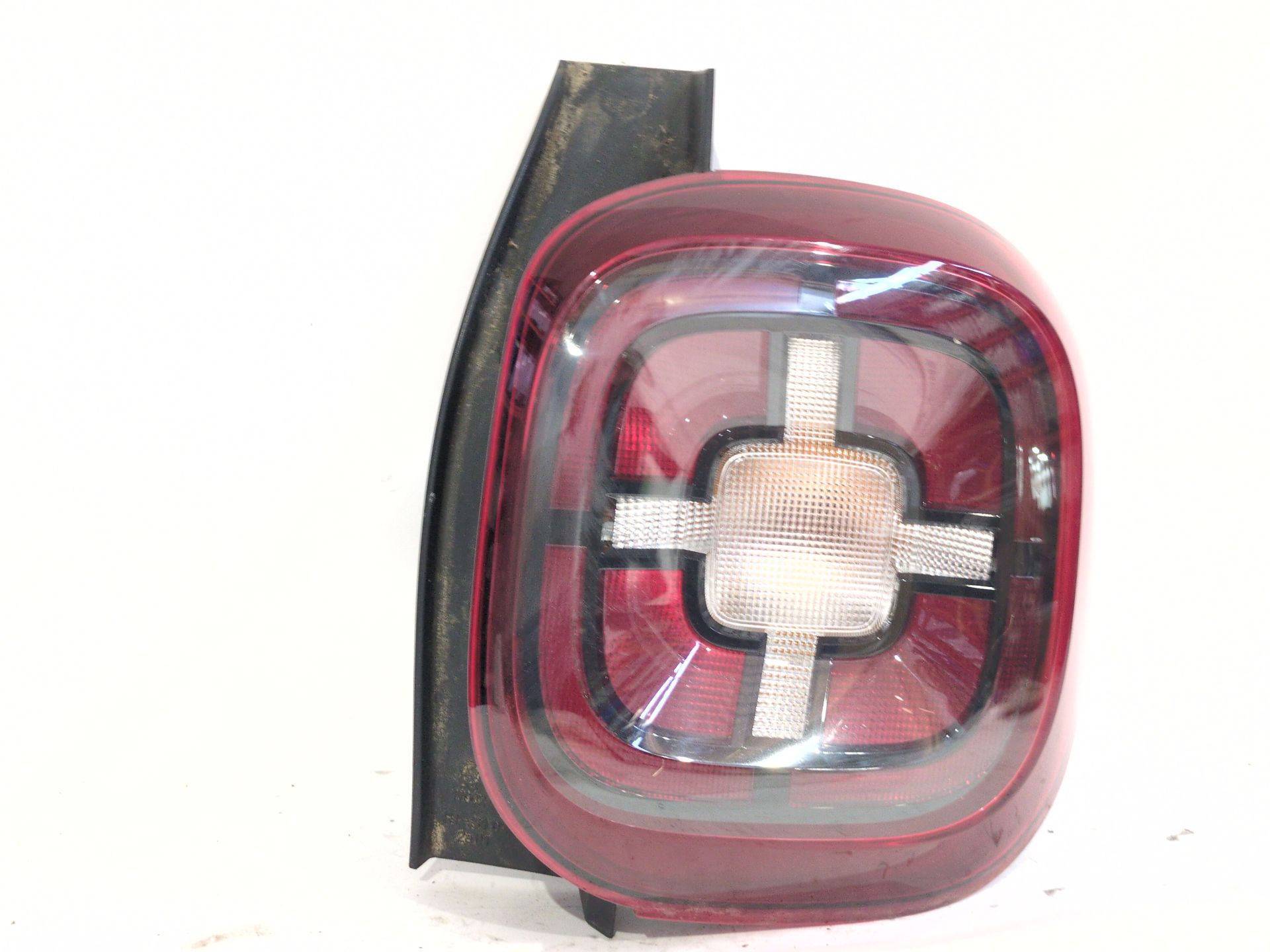 PILOTO TRASERO DERECHO DACIA DUSTER (HM_) 1.5 DCI 115 (HMAD) - 265503601r