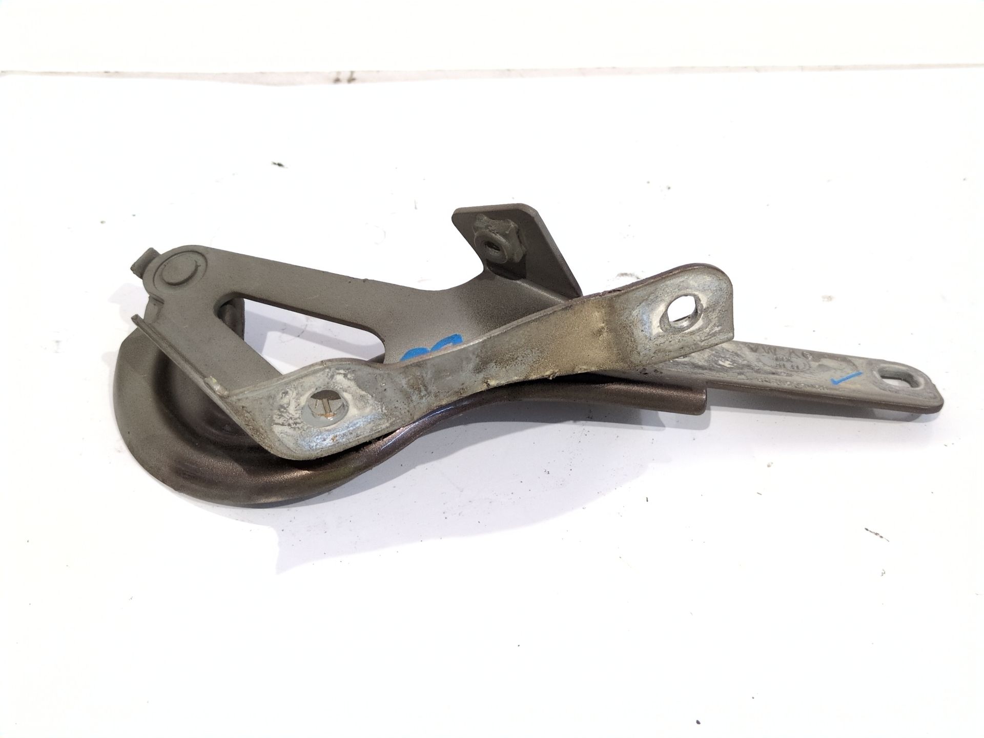 BISAGRA CAPOT DELANTERO DERECHO VOLKSWAGEN BEETLE (5C1 5C2) 1.2 TSI