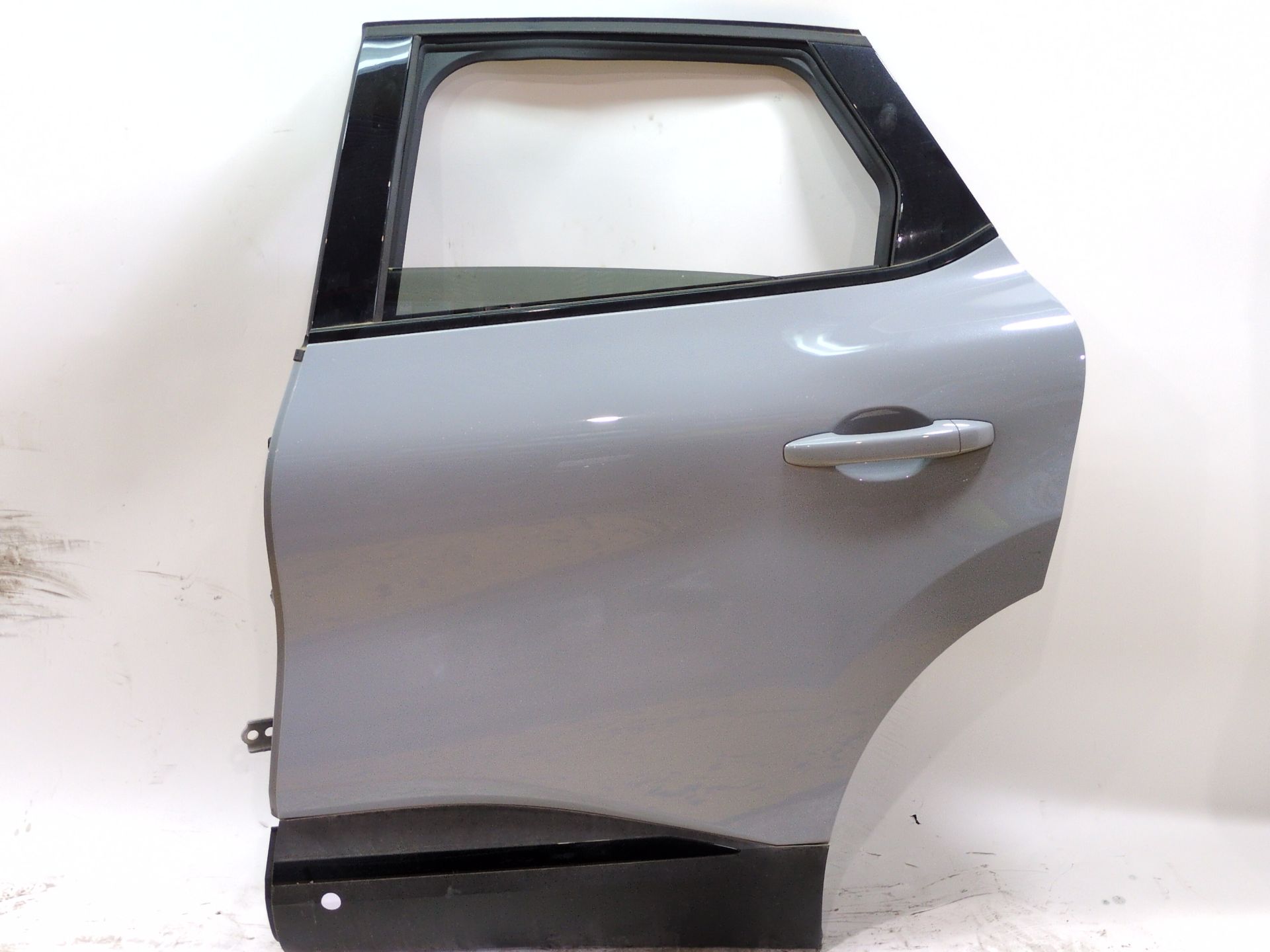 PUERTA TRASERA IZQUIERDA RENAULT CAPTUR II (HF_) TCE 160 (HFN1) - 821010589R
