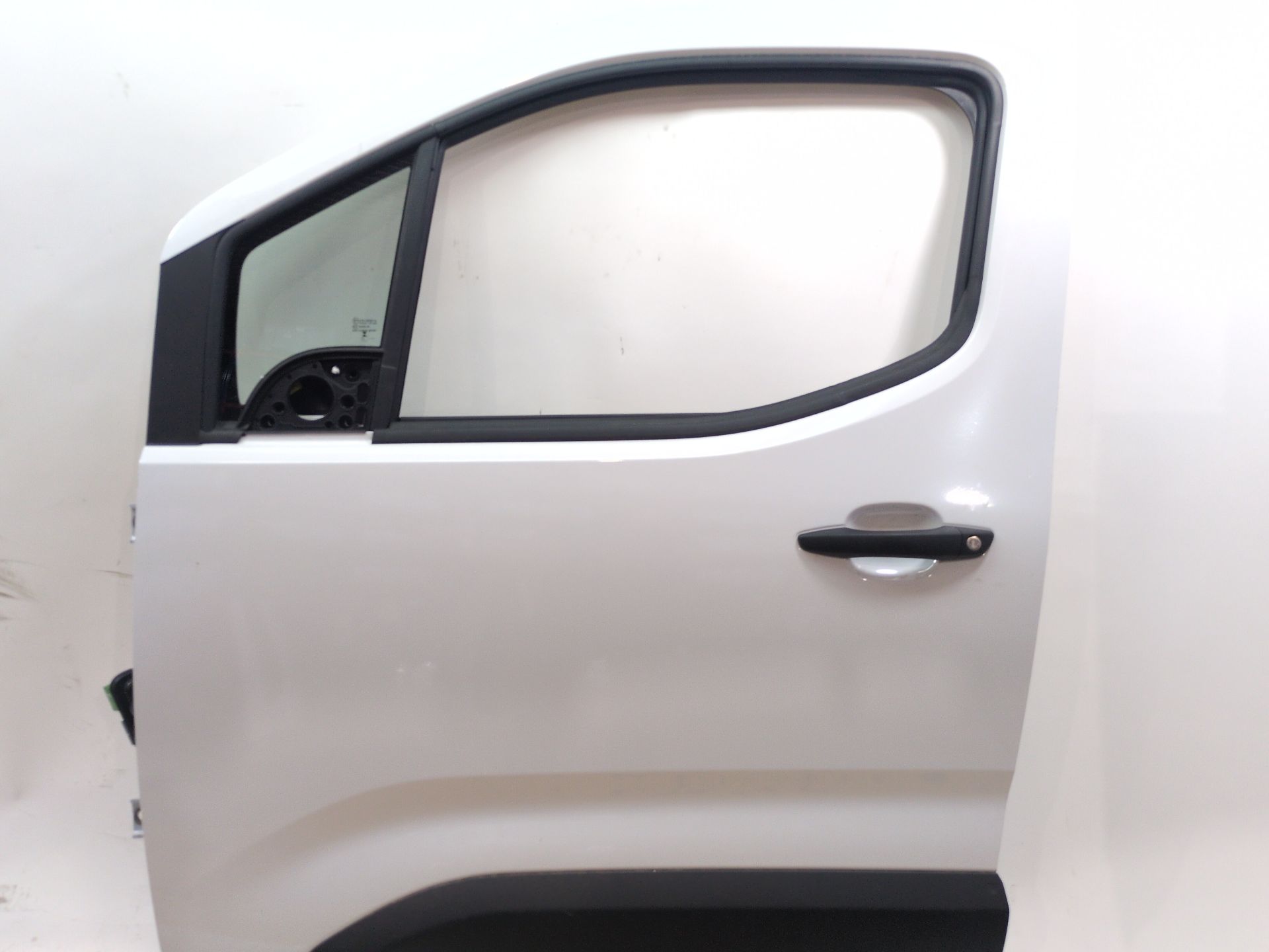 PUERTA DELANTERA IZQUIERDA PEUGEOT PARTNER FURGONETA/MONOVOLUMEN (K9) 1.2 PURETECH 110
