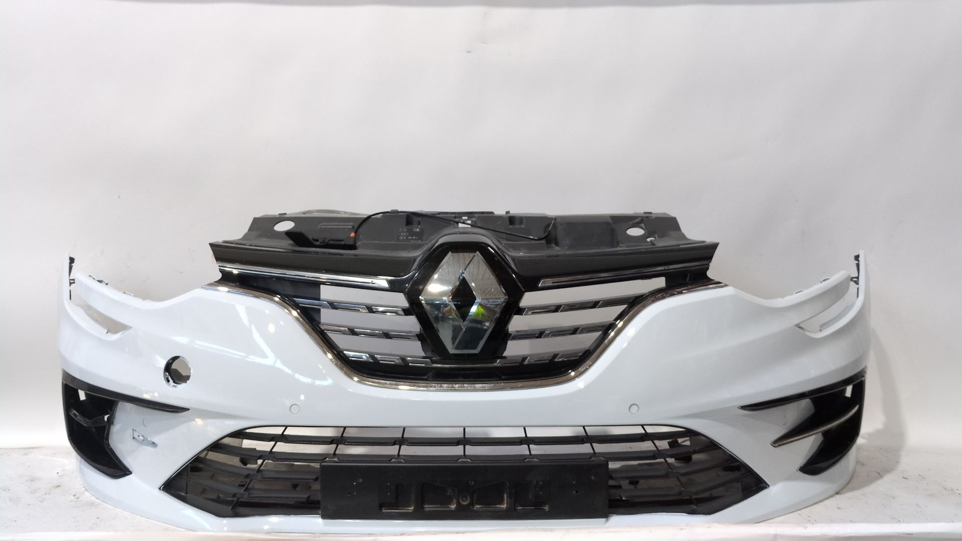 PARAGOLPES DELANTERO RENAULT MEGANE IV HATCHBACK (B9A/M/N_) 1.5 BLUE DCI 115 (B9A6) - 620220472R