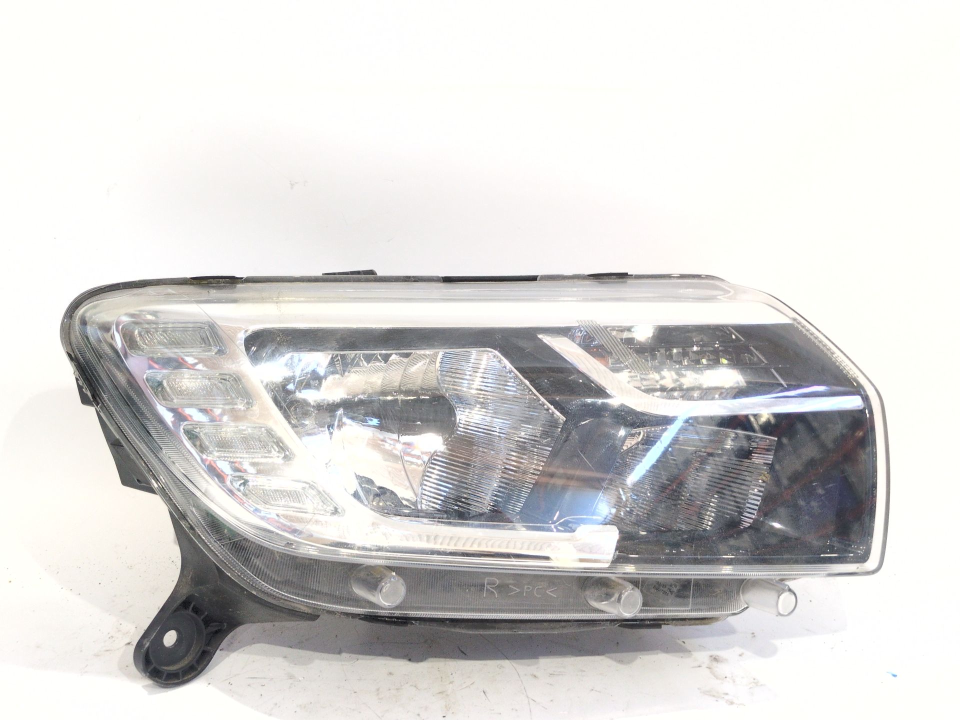 FARO DERECHO DACIA LOGAN MCV II 1.5 BLUE DCI 95 (K8JL)