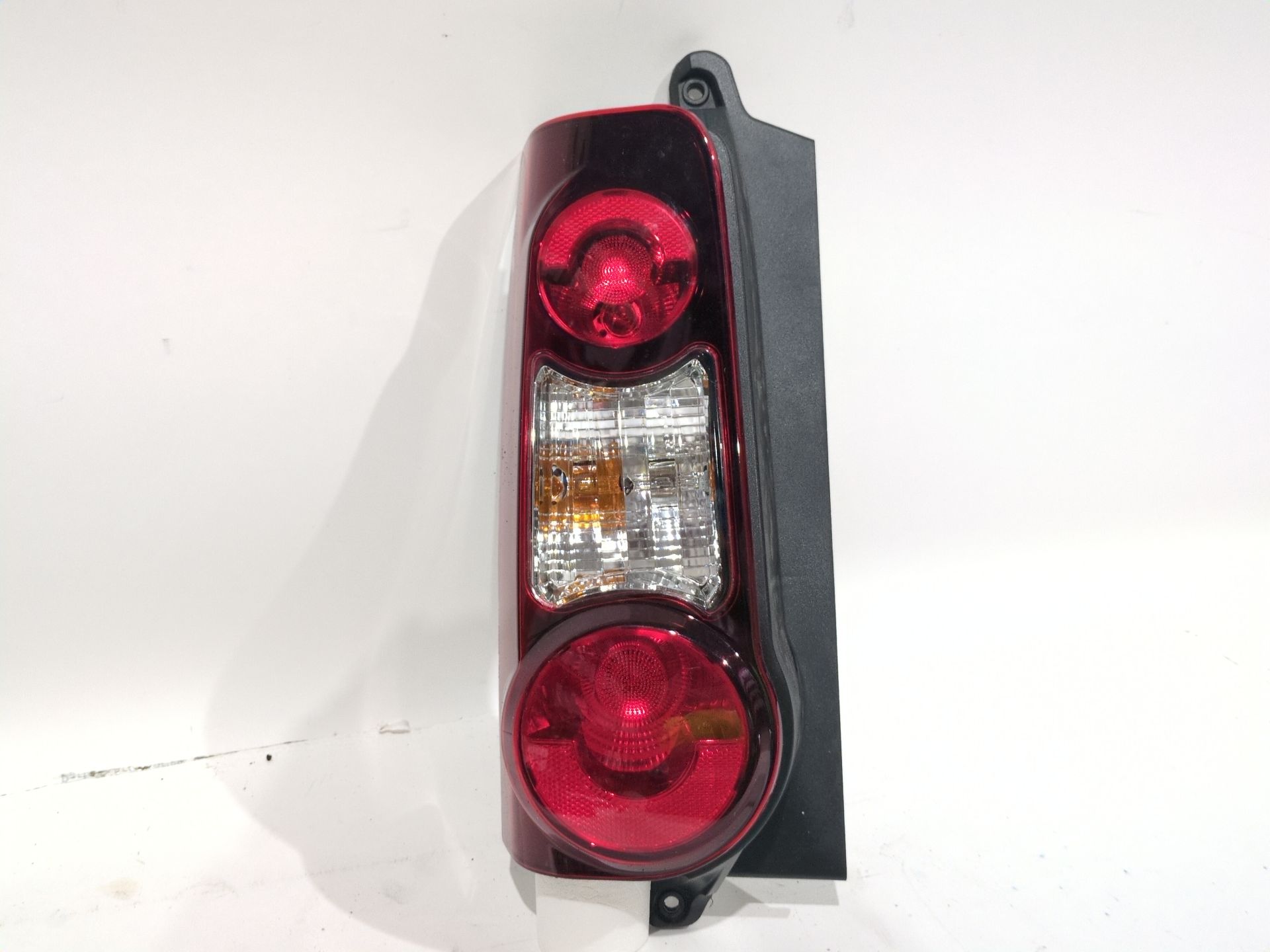 PILOTO TRASERO IZQUIERDO PEUGEOT PARTNER FURGÓN/MONOSPACE (K9) 1.6 BLUEHDI 75 - 9677205580