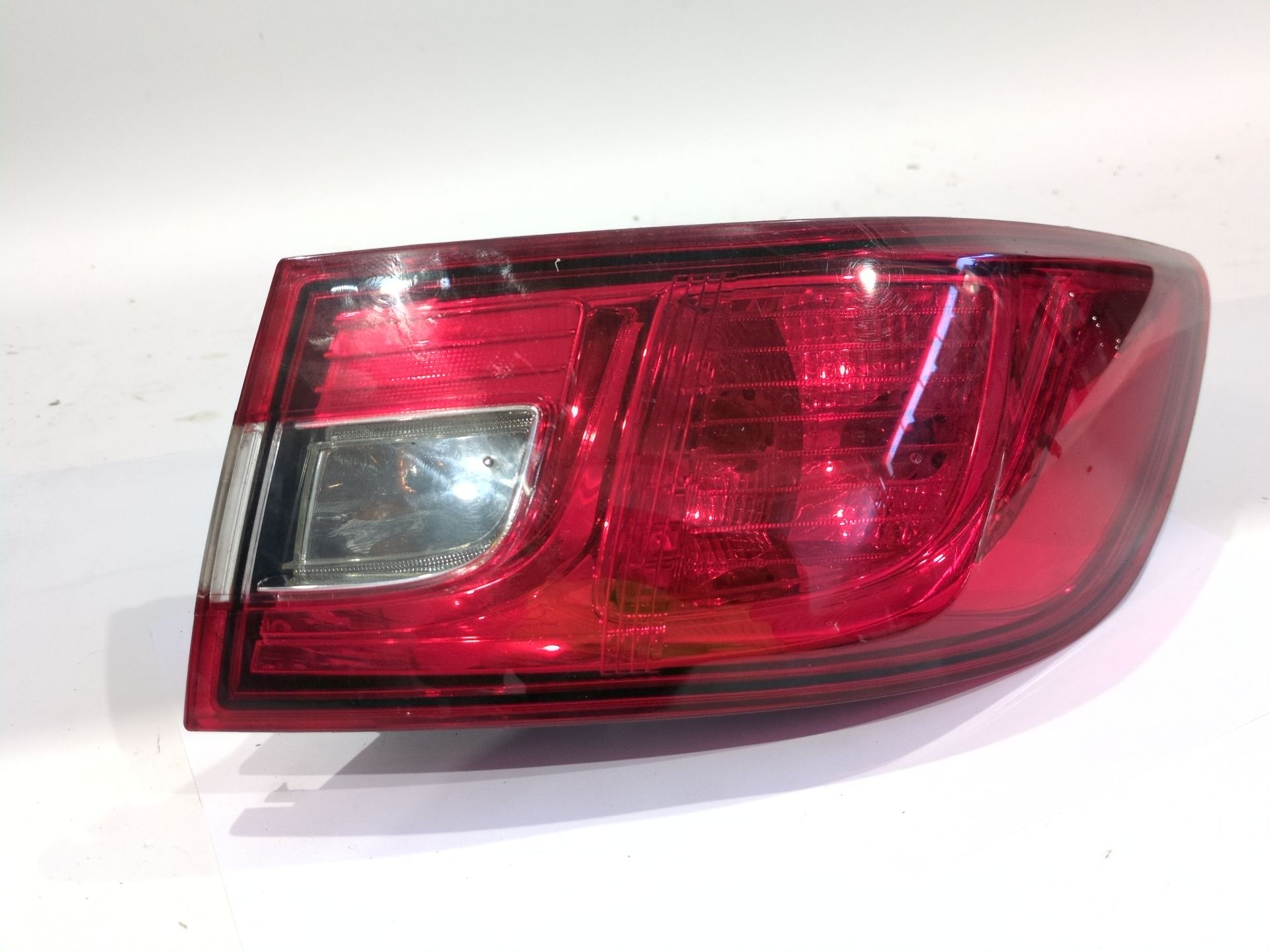 PILOTO TRASERO DERECHO EXTERIOR RENAULT CLIO IV (BH_) 0.9 TCE 90